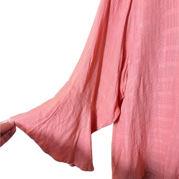 Torrid Coral Textured Woven Tie Front Bell Sleeve‎ V Neck Top 4X - Picture 3 of 7